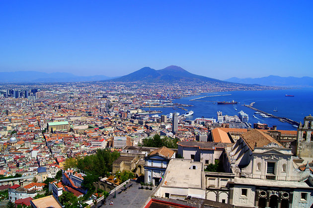 https://emarcel.com/wp-content/uploads/2015/10/naples-and-its-harbor.jpg